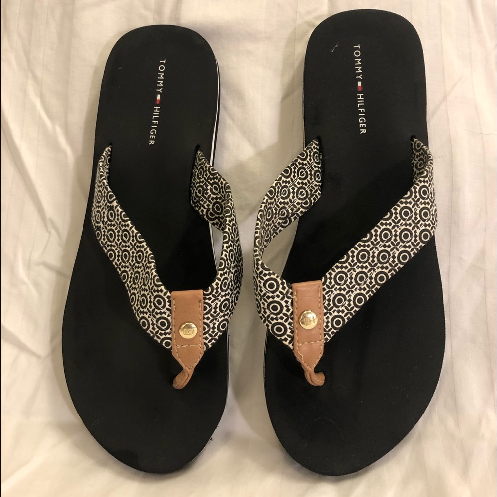 Tommy Hilfiger Navy and White Geometric Flip Flops